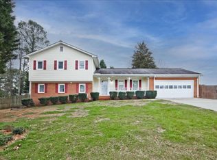 1550 Ridge Forest Ln, Grayson, GA 30017