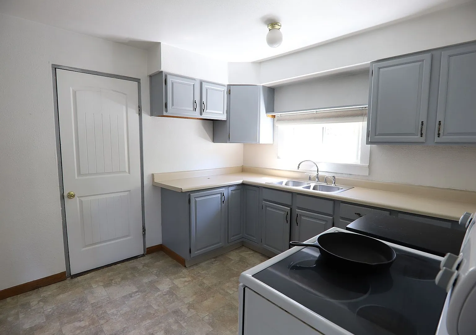 Cozy One Bedroom House — Photo 4