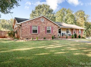 9051 Singingpine Rd, Charlotte, NC 28214