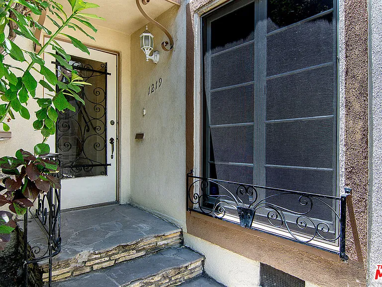 1219 S Alfred St — Photo 2