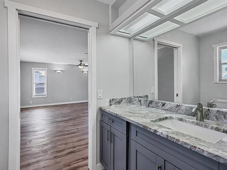 4212 3rd Ave NE — Photo 40