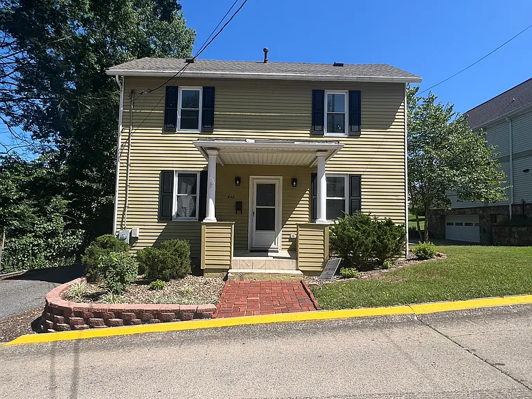448 Grove St — Photo 1