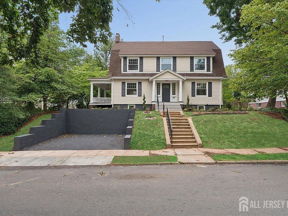 1st image of 91 Lawrence Ave