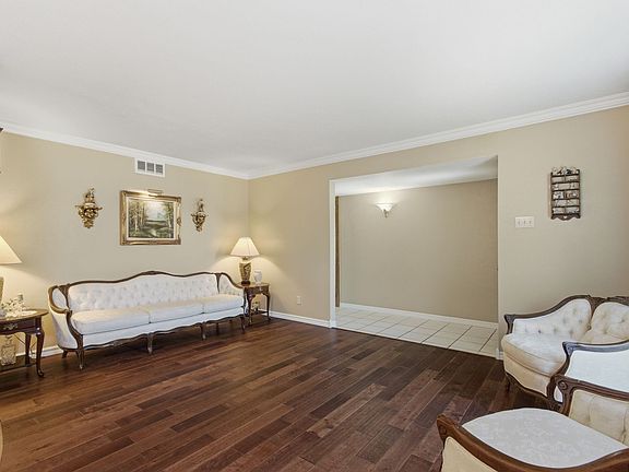 5th image of 3128 Barton Rd
