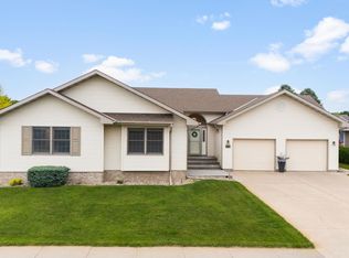2002 Mulberry Dr, Norfolk, NE 68701