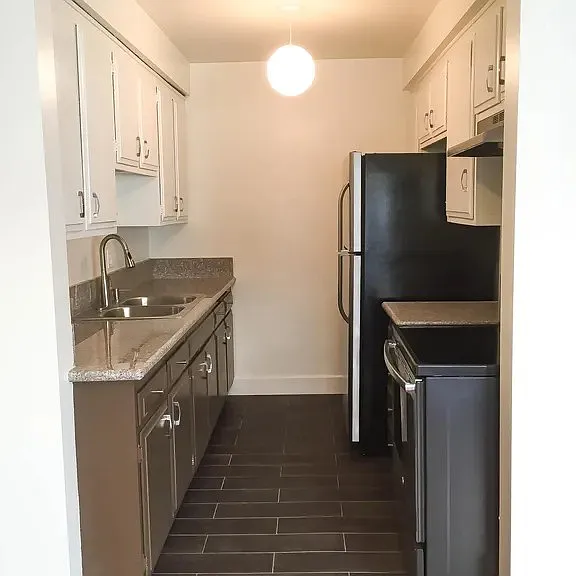 4423 Ambrose Ave #2 — Photo 4