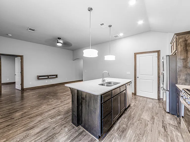1213 S Landry Ln — Photo 21
