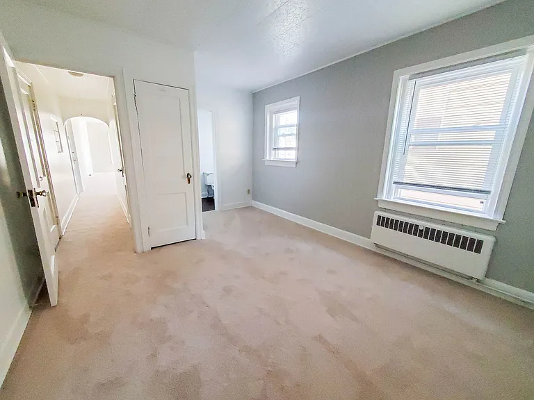 238 W 8th St — Photo 11
