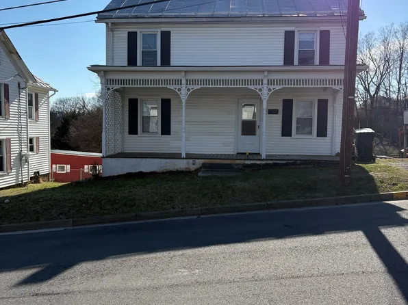 359 W Spring St #A, Woodstock, VA 22664