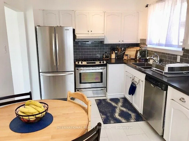 4 bed, $3,500 — Photo 1