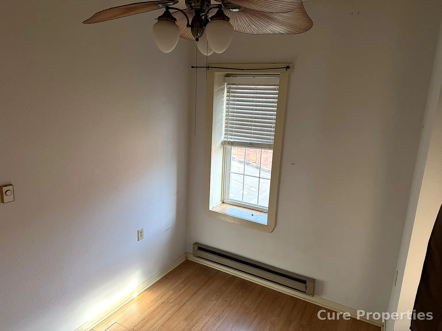 1 bed, 925 sqft, $1,350 — Photo 4