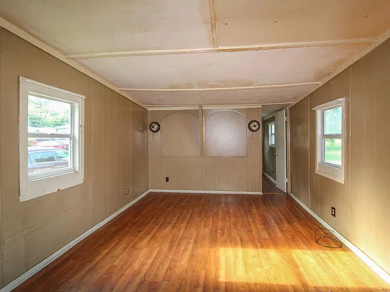 10 Simpson Rd — Photo 5
