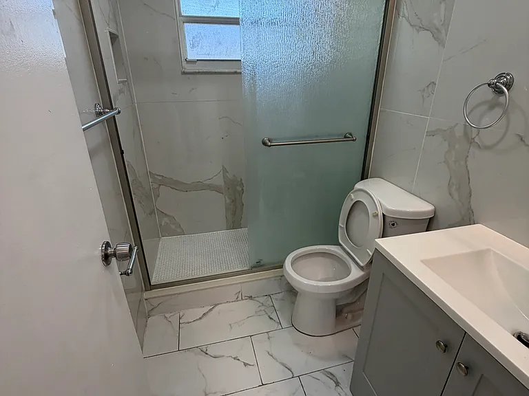 2319 Johnson St #4 — Photo 14