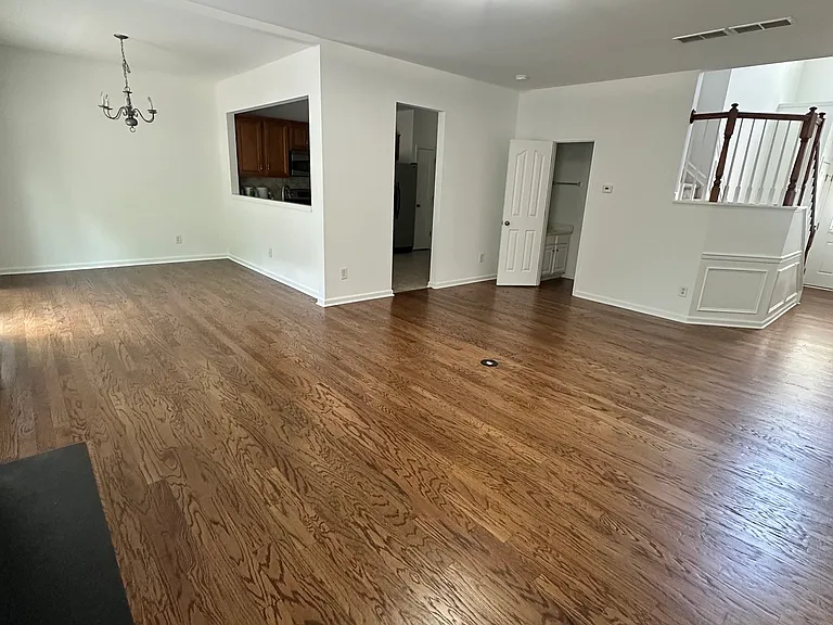 9002 Bishop Crest Ln — Photo 6