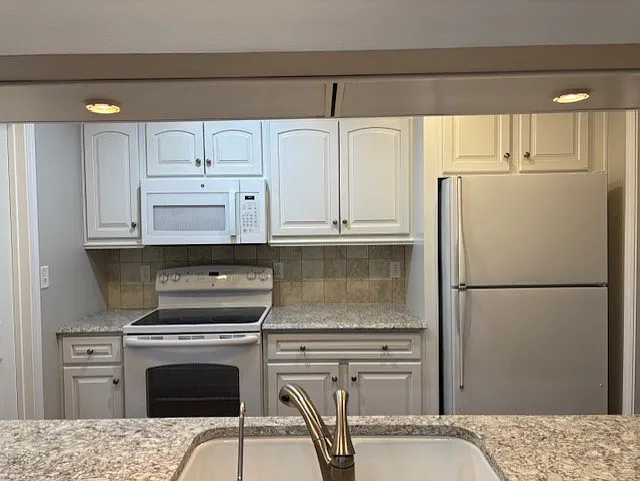 88 Dominion Dr — Photo 4