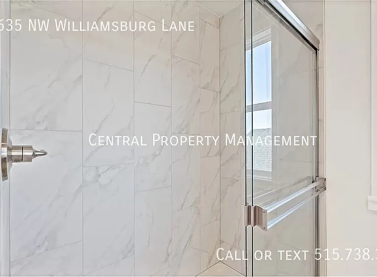 635 NW Williamsburg Ln — Photo 20