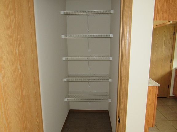 5th image of 135 Hawthorn Ave