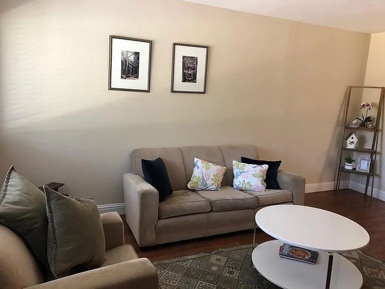 704 Christie Ct — Photo 2