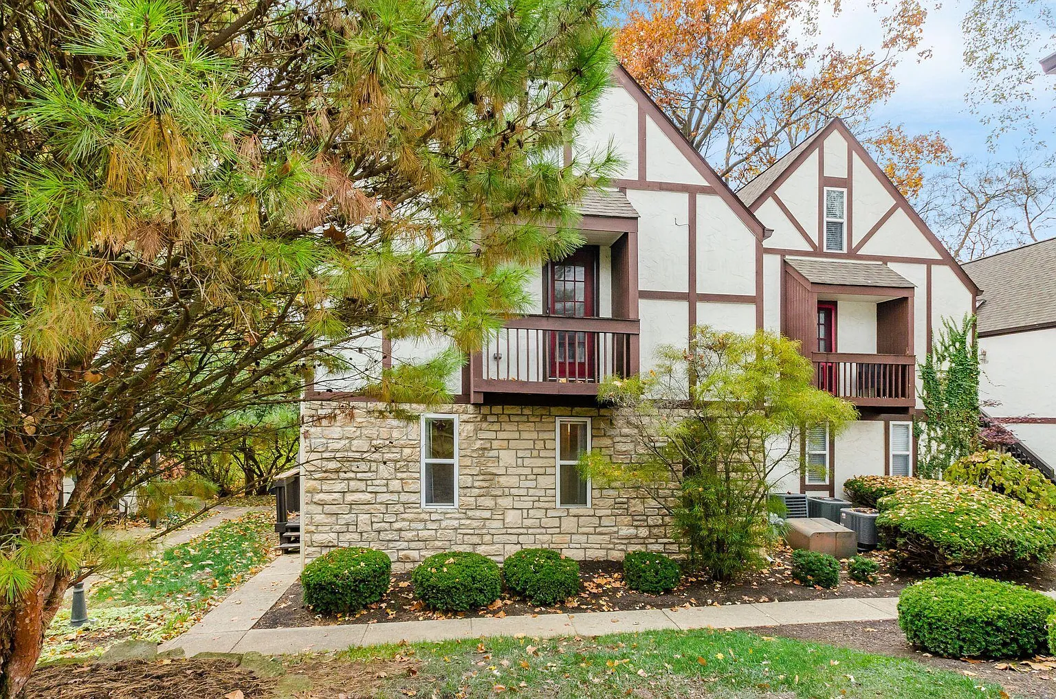 1585 Arlington Ave #1585A photo 1