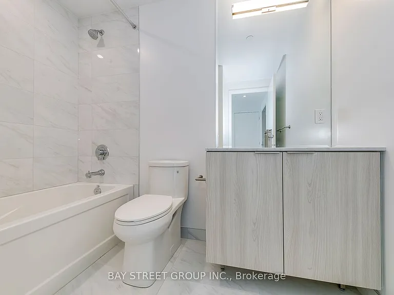 15 Queens Quay E #624 — Photo 16