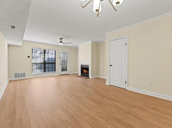 504 Green Mountain Dr APT 501, Little Rock, AR 72211