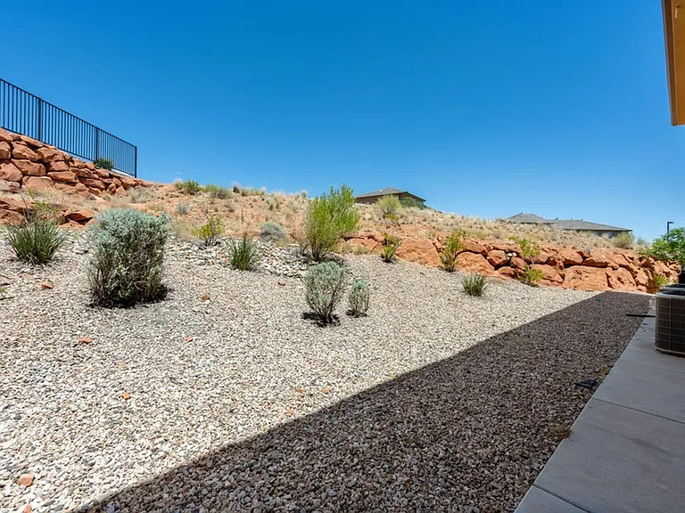 290 W Buena Vista Blvd #13 — Photo 22