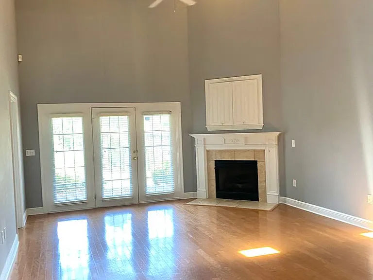 18 Charleston Cir — Photo 3