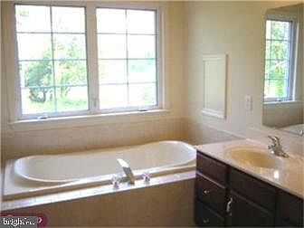 3rd image of 108 Heritage Ct