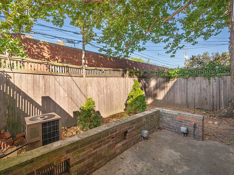 561 S 5th St — Photo 27