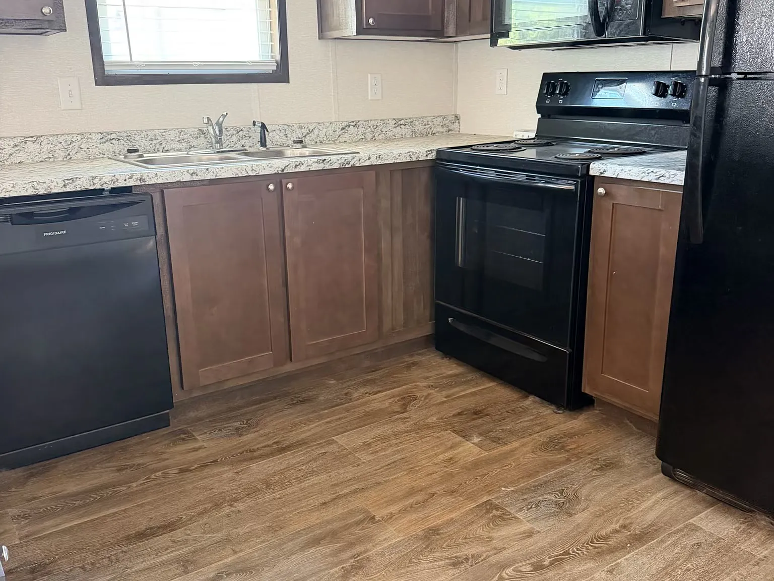 3 bed, 1056 sqft, $1,125 — Photo 2
