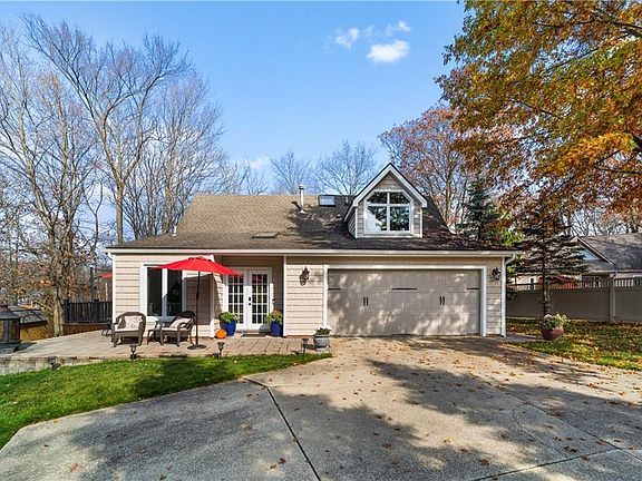 3rd image of 395 Bent Tree Dr