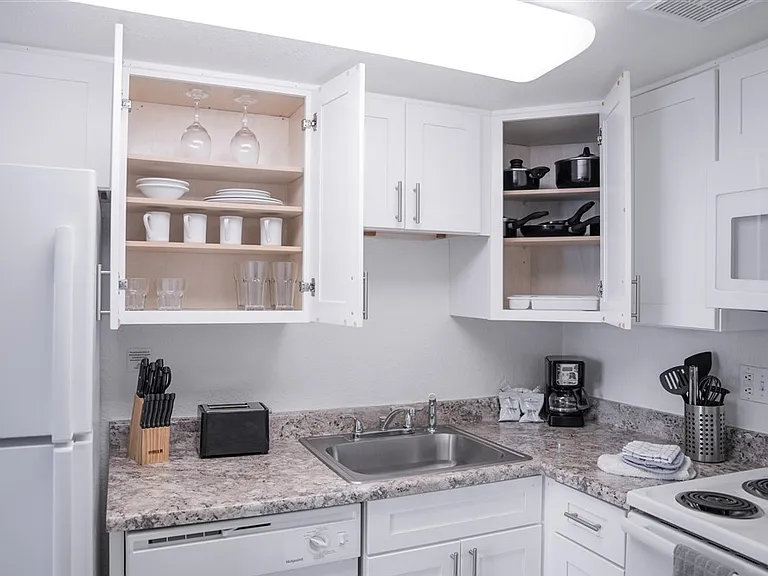 Scottsdale Park Suites — Photo 3