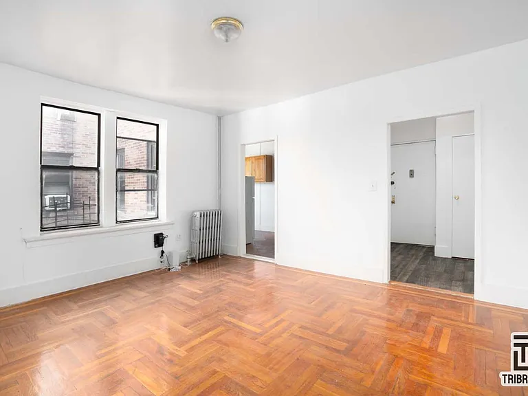 2515 Olinville Ave #3C — Photo 7