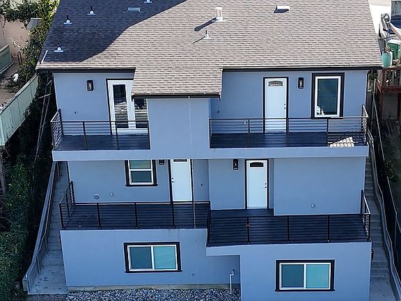 2nd image of 2201 Santa Rita St