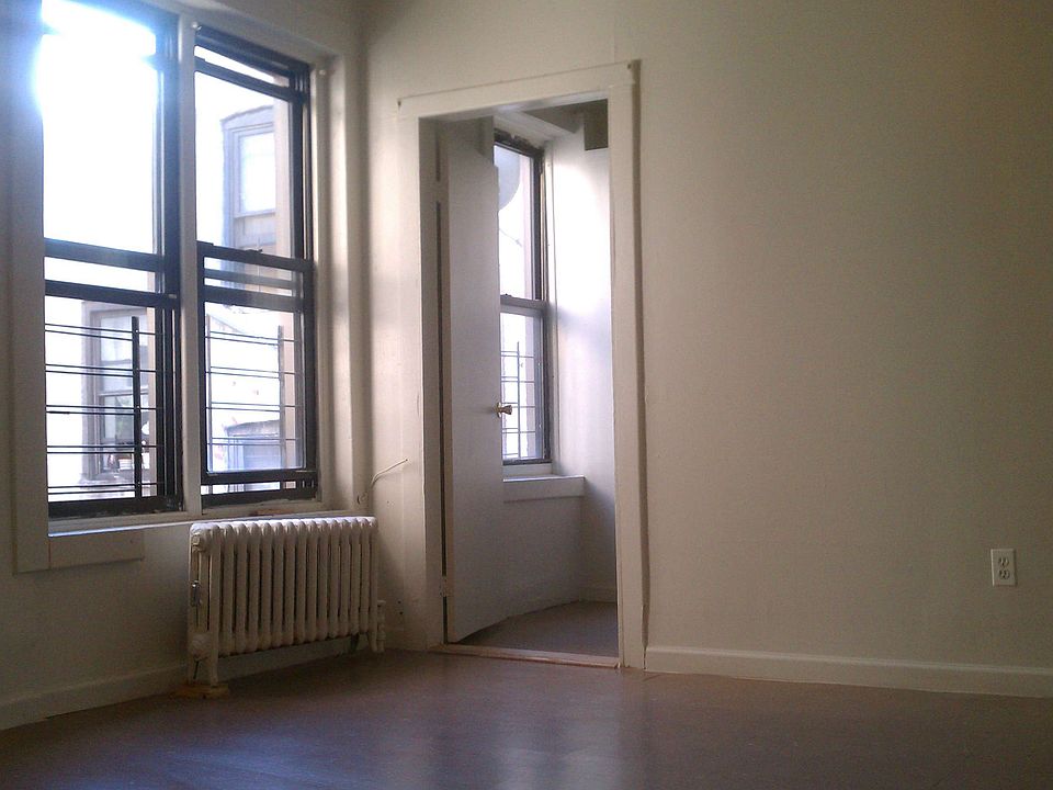 2nd image of 786 E 152nd St APT 22