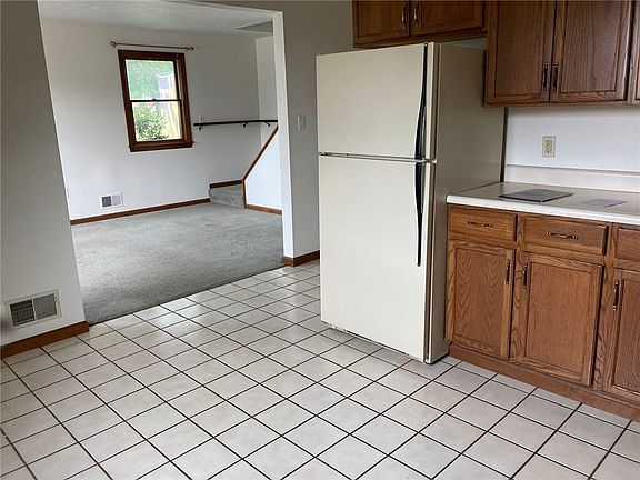5th image of 102 Park Dr #B