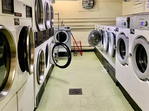 83-75 Woodhaven Boulevard image 10 of 11