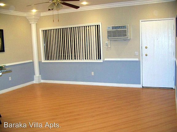 2nd image of 11737 Vanowen St #210