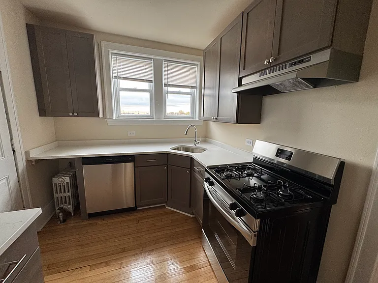 2041 N Cicero Ave #2S — Photo 5