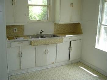 2nd image of 617 N Camp St