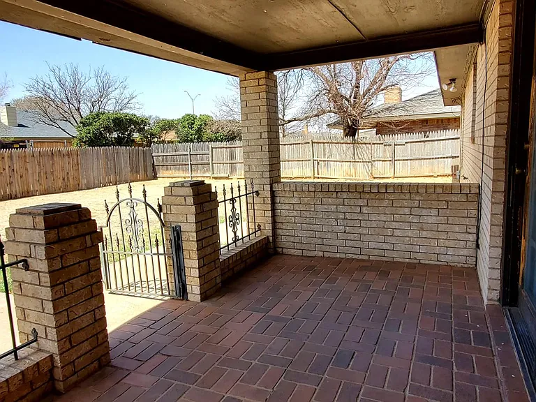 6104 Elmwood Ave — Photo 14