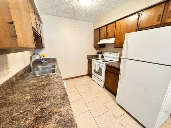 1802 Knox St #3, Lincoln, NE 68521