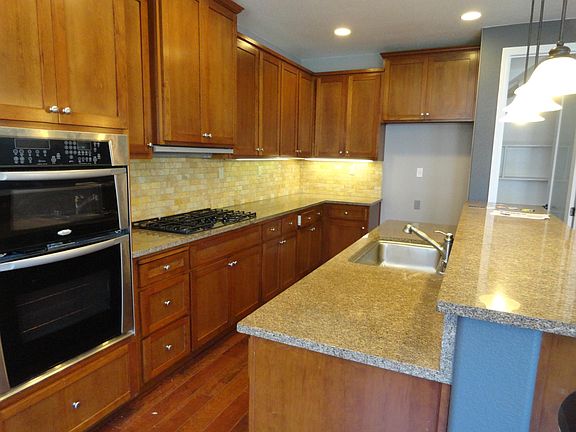 5th image of 16128 Sweetwater Ct