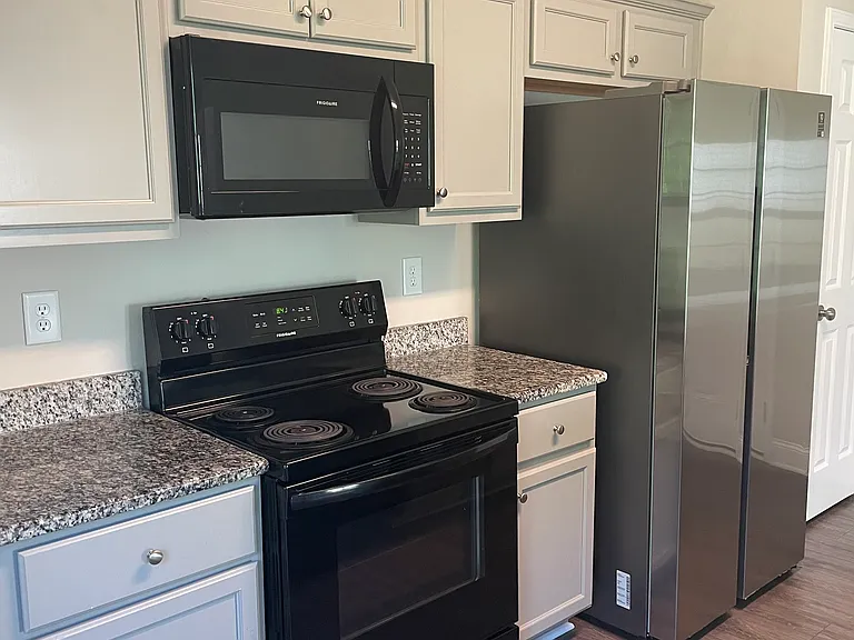 410 Katie Ln — Photo 10