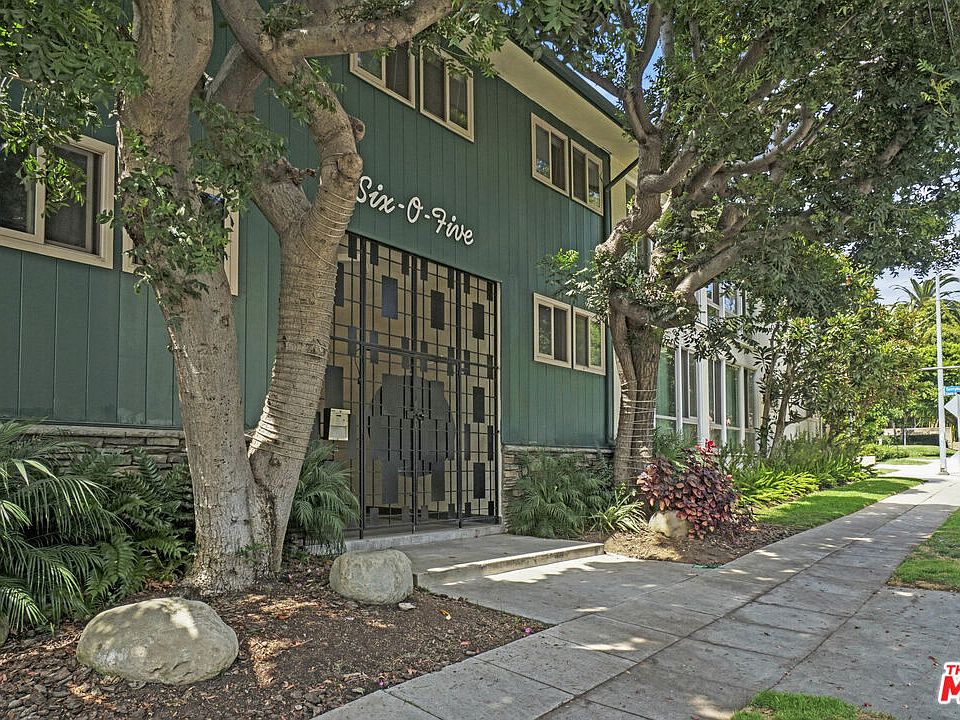 1st image of 605 S Barrington Ave