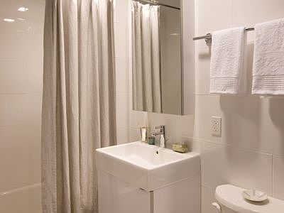 4th image of 4134 Crescent St APT 8B