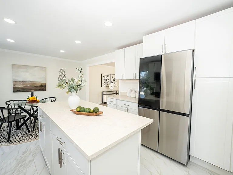 400 Tiburon Ln — Photo 7