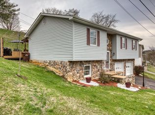852 Meadowbrook Dr, Chilhowie, VA 24319
