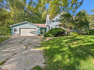 413 Woodland Ave, Belding, MI 48809