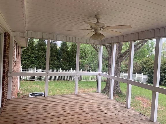 Screened in porch